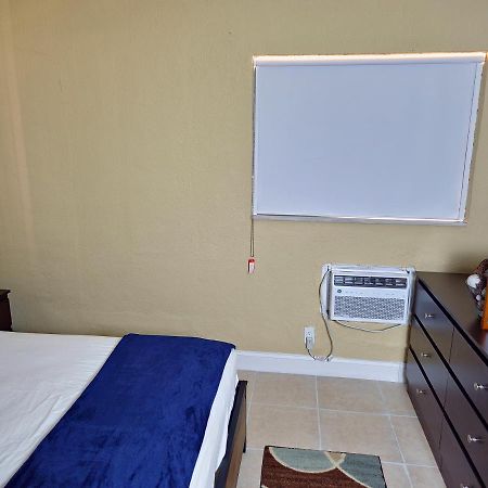 The Vacay Inn Lauderdale Lakes ภายนอก รูปภาพ